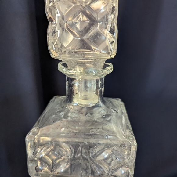 Vintage pressed glass decanter - Picture 3 of 5